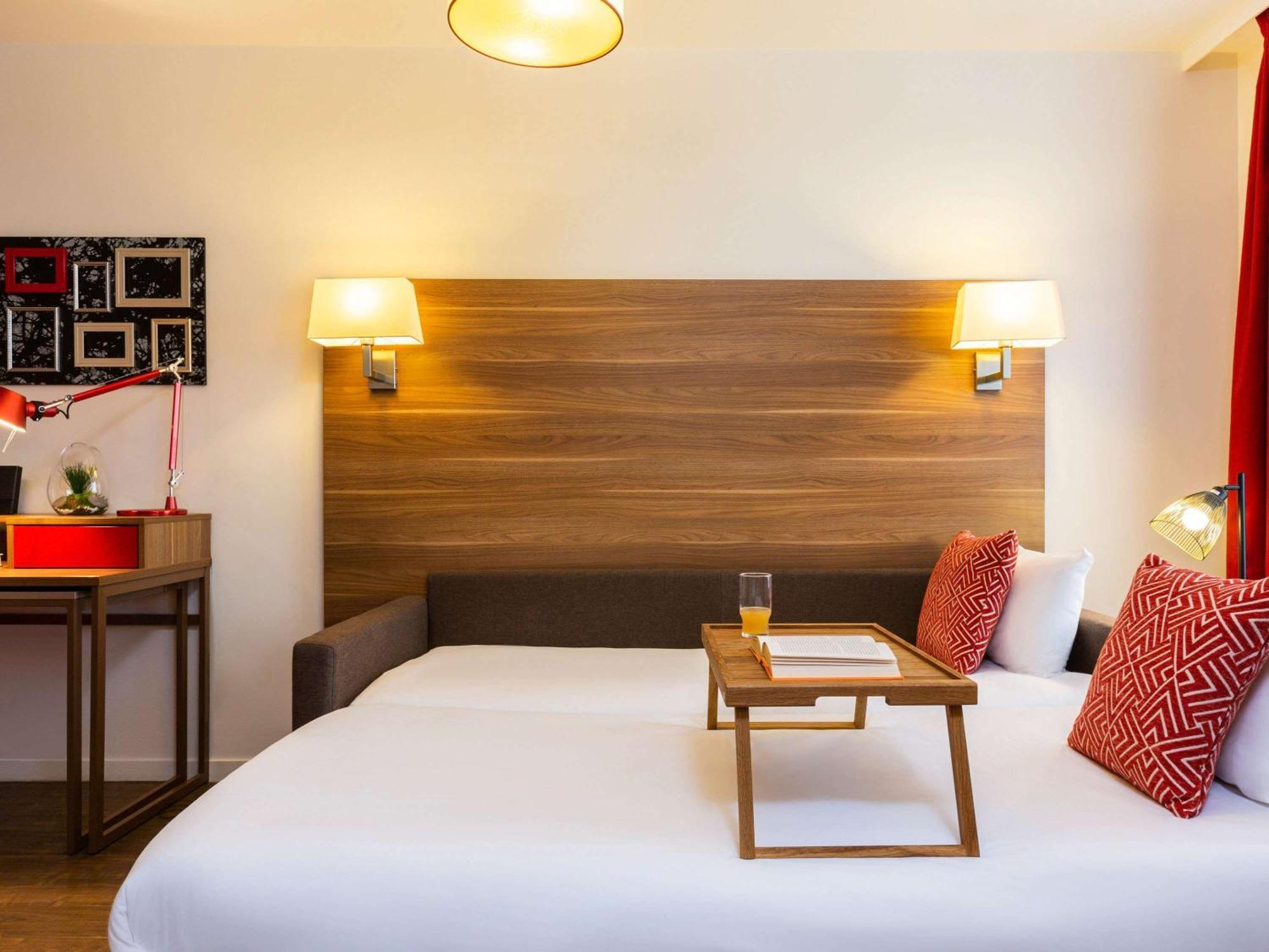 Aparthotel Adagio La Defense Курбьовоа Екстериор снимка